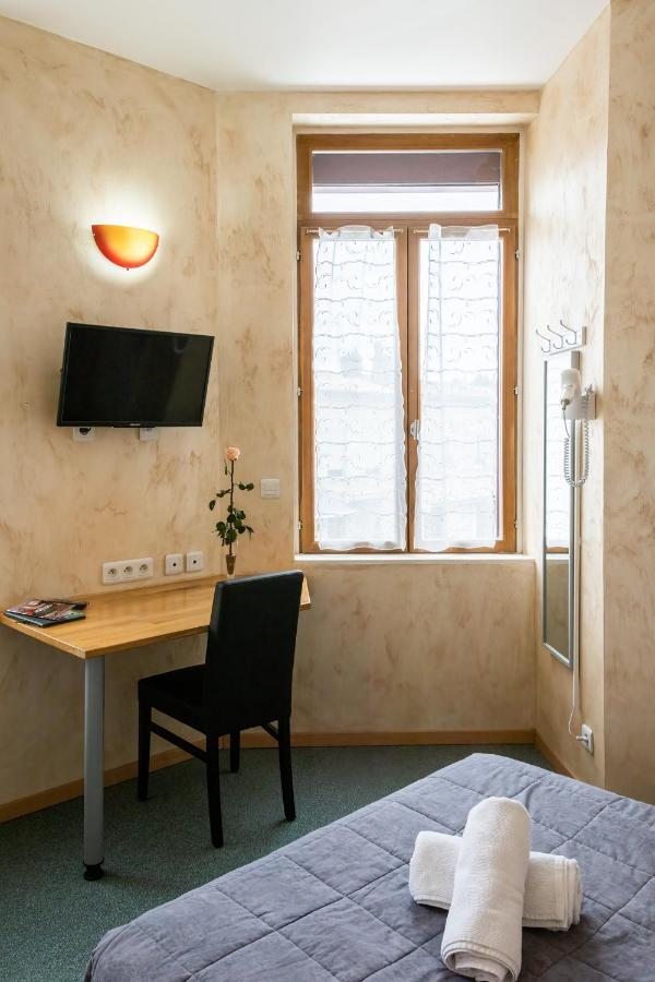 Hotel De La Gare Latresne المظهر الخارجي الصورة